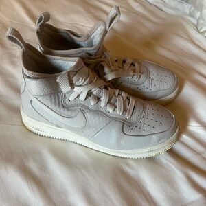 Women’s Air Force 1 Sneakers, Size 7.5, Vast Grey